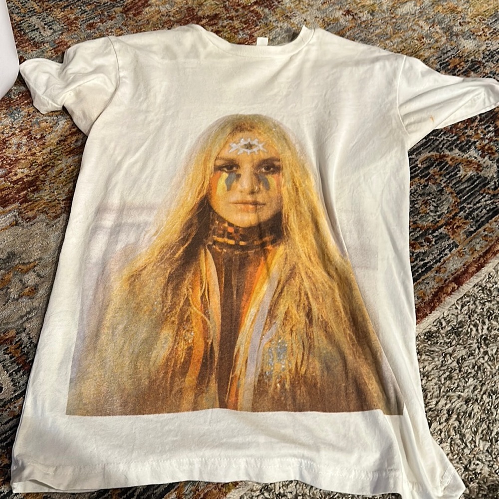 Kesha t shirt